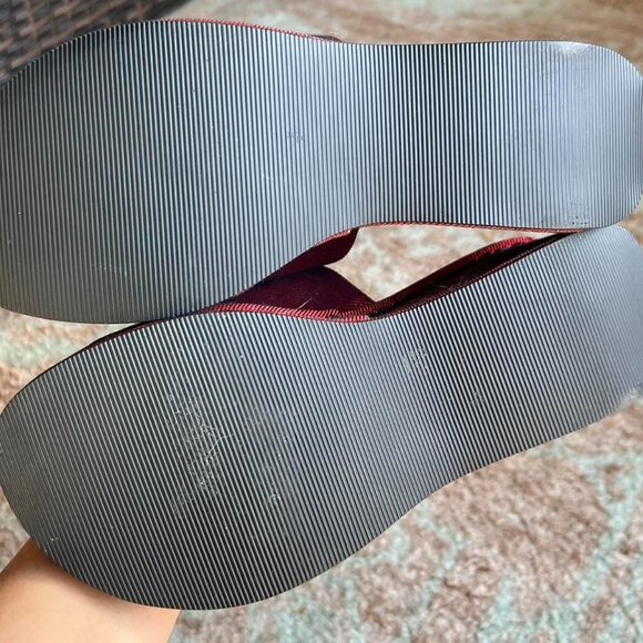 Baker’s Y2K red satin chunky platform slides. Never worn! - Picture 7 of 7